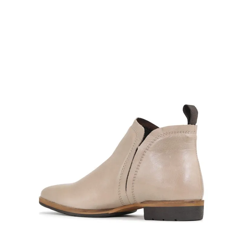 Eos Gaid Taupe Flat Ankle Boot