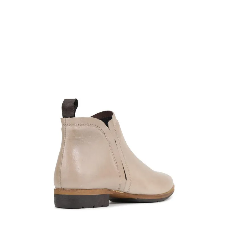 Eos Gaid Taupe Flat Ankle Boot