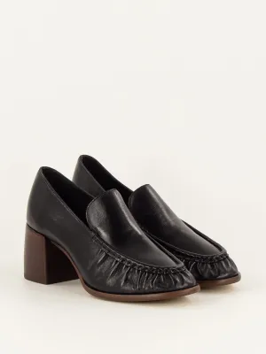 Hikari loafers in black